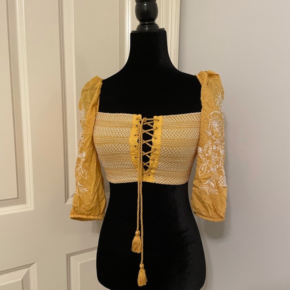 Yellow Cropped Lace Up Top Size Small - Picture 2 of 4